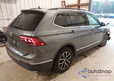 2021 Volkswagen Tiguan 2.0T Se/2.0T Se R-Line Black/2.0T Sel z USA, uszkodzony, nr VIN 3VV3B7AX1MM106067